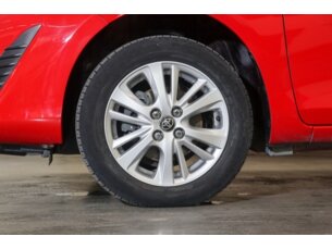 Foto 4 - Toyota Yaris Hatch Yaris 1.3 XL (Flex) automático