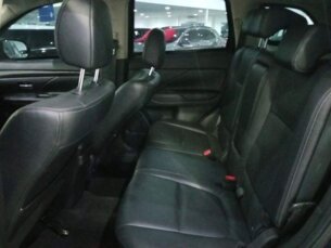 Foto 9 - Mitsubishi Outlander Outlander 3.0 V6 GT Mid 4WD automático