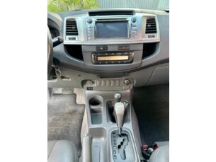 Foto 10 - Toyota Hilux Cabine Dupla Hilux 2.7 Flex 4x4 CD SRV (Aut) automático