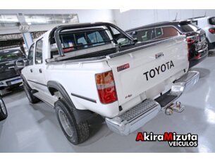 Foto 3 - Toyota Hilux Cabine Dupla Hilux SR5 4x4 2.8 (cab. dupla) manual