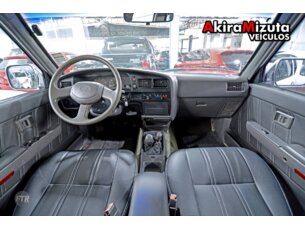 Foto 10 - Toyota Hilux Cabine Dupla Hilux SR5 4x4 2.8 (cab. dupla) manual