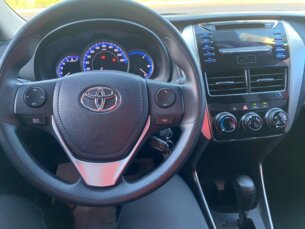 Foto 2 - Toyota Yaris Sedan Yaris Sedan 1.5 XL Live CVT automático