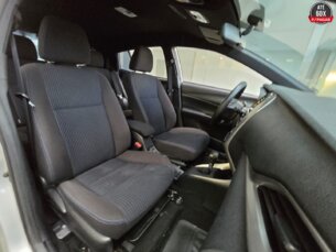 Foto 2 - Toyota Yaris Hatch Yaris 1.5 XL Plus Connect CVT automático