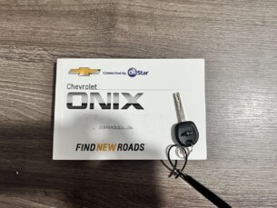 Foto 10 - Chevrolet Onix Onix 1.0 LT (Flex) manual