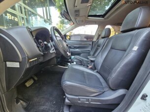 Foto 4 - Mitsubishi Outlander Outlander 2.0 Comfort Pack 7L CVT automático