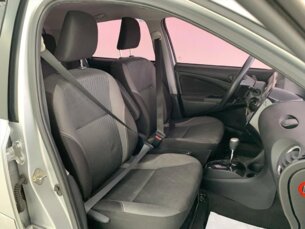 Foto 8 - Toyota Etios Hatch Etios XS 1.5 (Flex) (Aut) automático