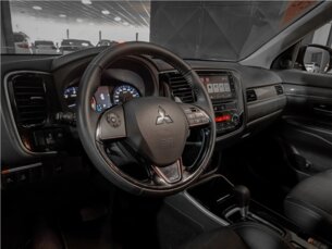 Foto 6 - Mitsubishi Outlander Outlander 2.2 DI-D HPE-S 4WD 7L automático