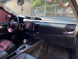 Foto 7 - Toyota Hilux Cabine Dupla Hilux 2.8 TDI SRX CD 4x4 (Aut) automático