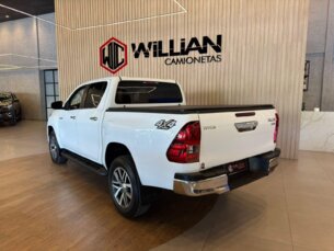 Foto 5 - Toyota Hilux Cabine Dupla Hilux 2.8 TDI SRX CD 4x4 (Aut) automático