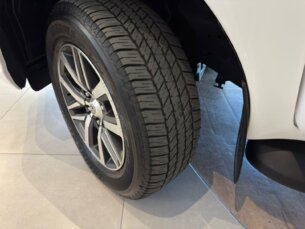 Foto 7 - Toyota Hilux Cabine Dupla Hilux 2.8 TDI SRX CD 4x4 (Aut) automático