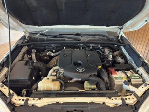 Foto 8 - Toyota Hilux Cabine Dupla Hilux 2.8 TDI SRX CD 4x4 (Aut) automático
