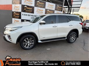 Foto 2 - Toyota SW4 SW4 2.8 TDI SRX 7L 4x4 (Aut) automático