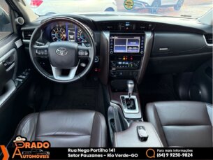 Foto 6 - Toyota SW4 SW4 2.8 TDI SRX 7L 4x4 (Aut) automático