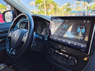 Foto 19 - Mitsubishi Outlander Outlander 2.2 DI-D Top 4WD automático