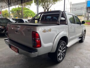 Foto 6 - Toyota Hilux Cabine Dupla Hilux 2.7 4x4 CD STD (Flex) automático