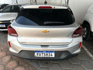 Foto 13 - Chevrolet Onix Onix 1.0 LT R7H automático