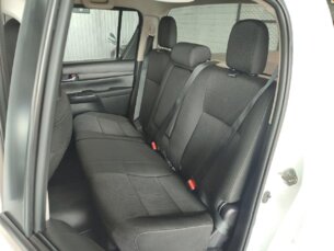 Foto 8 - Toyota Hilux Cabine Dupla Hilux 2.8 TDI CD SR 4x4 (Aut) automático