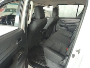 Foto 9 - Toyota Hilux Cabine Dupla Hilux 2.8 TDI CD SR 4x4 (Aut) automático
