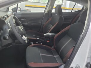 Foto 9 - NISSAN Versa Versa SR 1.6 CVT (aut) automático