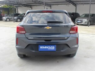 Foto 4 - Chevrolet Onix Onix 1.0 LT manual