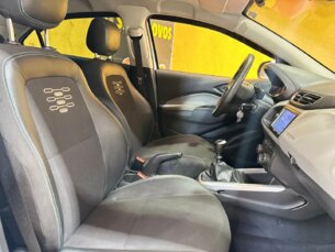Foto 7 - Chevrolet Onix Onix 1.0 LT SPE/4 manual