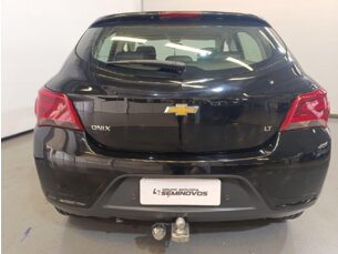 Foto 8 - Chevrolet Onix Onix 1.0 LT SPE/4 manual