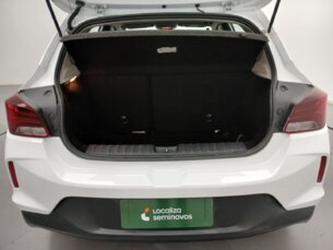 Foto 9 - Chevrolet Onix Onix 1.0 LT manual