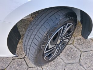 Foto 8 - Chevrolet Onix Onix 1.0 Turbo LT manual