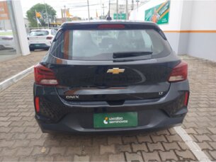 Foto 5 - Chevrolet Onix Onix 1.0 Turbo LT manual