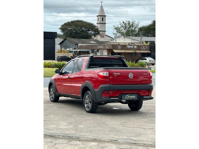 Foto 4 - Fiat Strada Trekking 1.6 16V (Flex) (Cabine Dupla) 2014