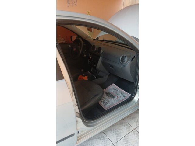 Foto 4 - Volkswagen Gol 1.6 VHT City (Flex) 4p 2014