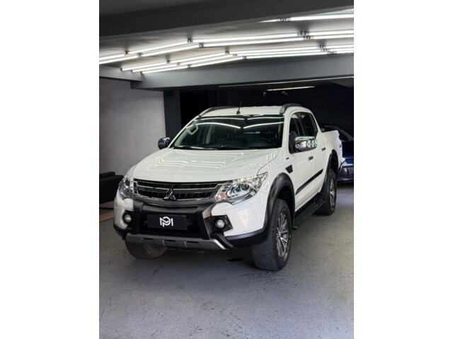 Foto 3 - Mitsubishi L200 Outdoor L200 Triton Outdoor 2.4 D HPE-S 4WD (Aut) 2021