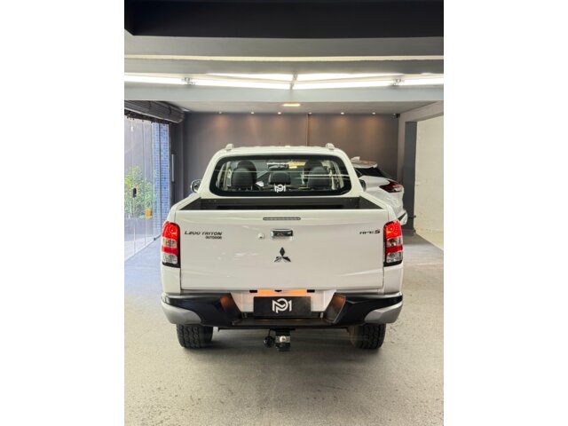 Foto 5 - Mitsubishi L200 Outdoor L200 Triton Outdoor 2.4 D HPE-S 4WD (Aut) 2021