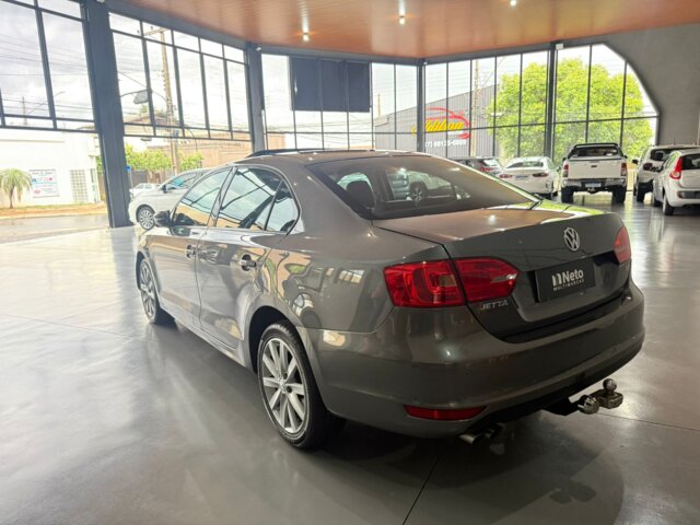 Foto 8 - Volkswagen Jetta 2.0 Comfortline Tiptronic (Flex) 2011