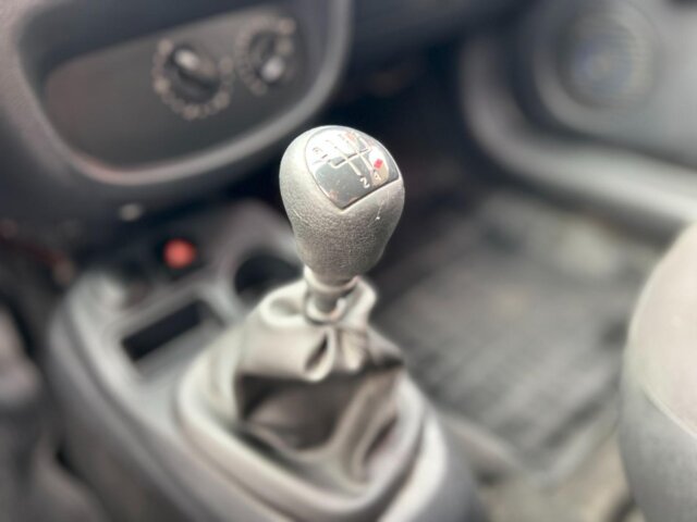 Foto 6 - Renault Clio Authentique 1.0 16V (Flex) 2p 2015