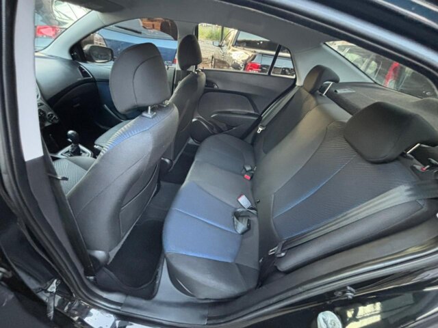 Foto 5 - Hyundai HB20S 1.6 Comfort Style 2014