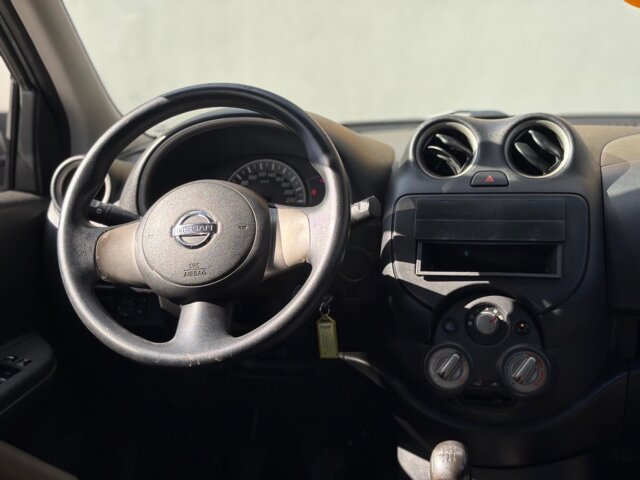 Foto 9 - NISSAN March 1.0 16V S (Flex) 2013