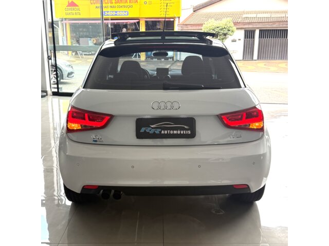 Foto 3 - Audi A1 1.4 TFSI Sportback Attraction S Tronic 2014