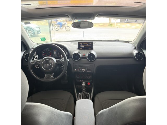 Foto 9 - Audi A1 1.4 TFSI Sportback Attraction S Tronic 2014