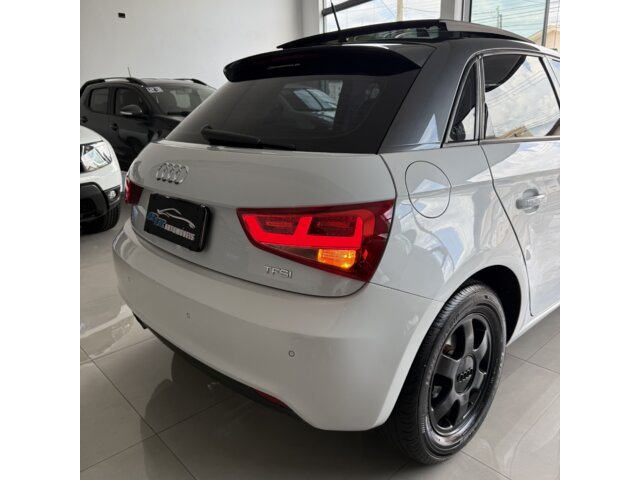 Foto 15 - Audi A1 1.4 TFSI Sportback Attraction S Tronic 2014