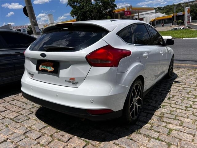 Foto 3 - Ford Focus Sedan Focus Fastback Titanium 2.0 PowerShift 2017