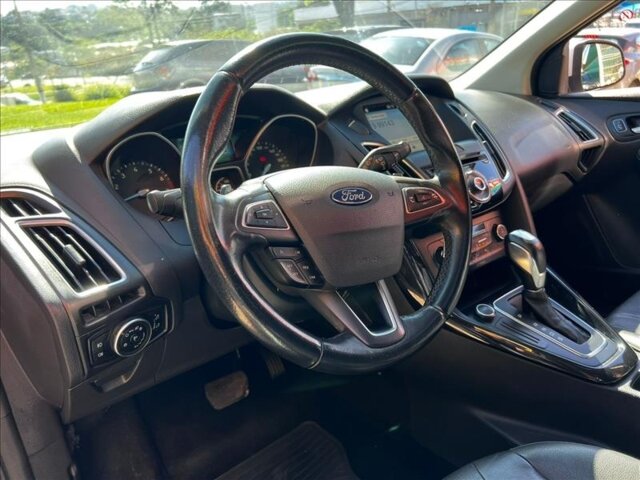 Foto 6 - Ford Focus Sedan Focus Fastback Titanium 2.0 PowerShift 2017