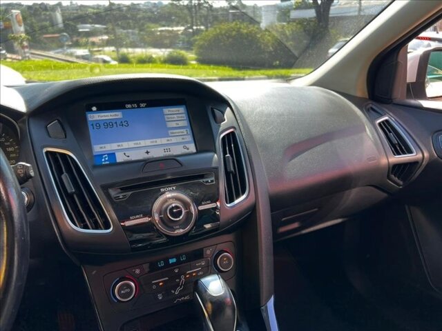 Foto 8 - Ford Focus Sedan Focus Fastback Titanium 2.0 PowerShift 2017