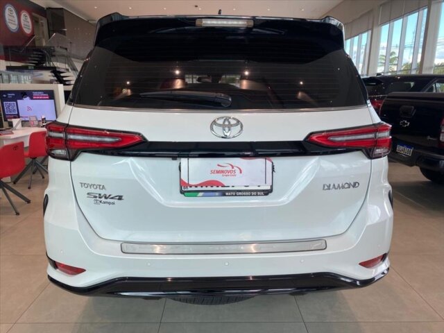 Foto 5 - Toyota SW4 2.8 TDI Diamond 7L 4WD 2023