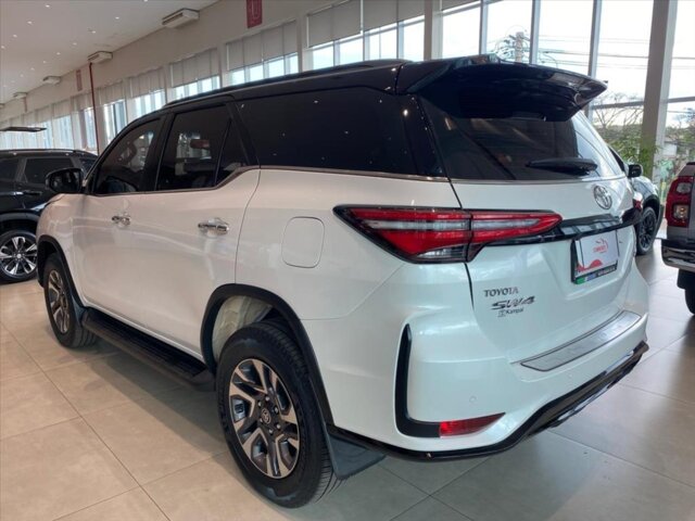 Foto 6 - Toyota SW4 2.8 TDI Diamond 7L 4WD 2023