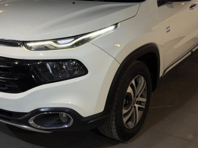 Foto 7 - Fiat Toro Volcano 2.0 diesel AT9 4x4 2018