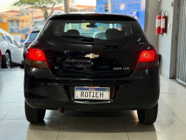 Foto 5 - Chevrolet Onix 1.4 LTZ SPE/4 2016