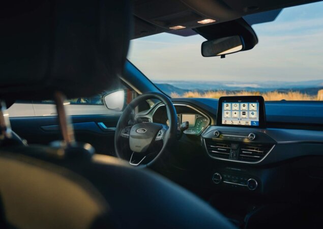 Interior moderno tem semelhanças com o EcoSport