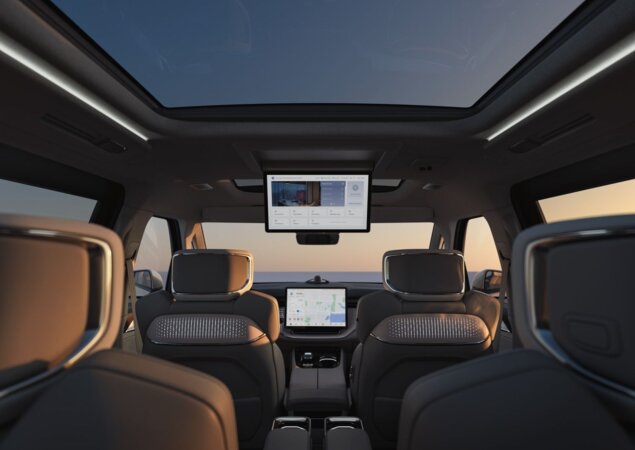 TV da Minivan Volvo EM90