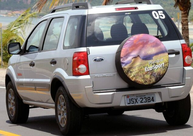Estepe na tampa traseira é uma das marcas do SUV